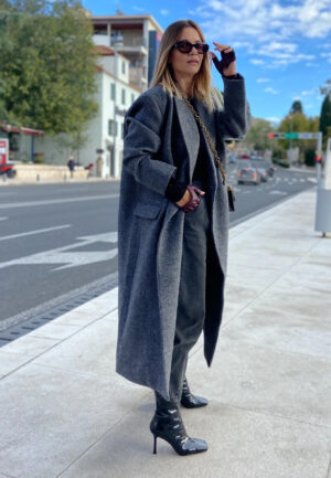 grouped02a Julie Vamp Look